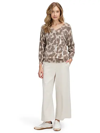 BETTY BARCLAY | Pull-over
Marque: BETTY BARCLAY
Couleur: beige
Catégories: Mode,Femme
Tags: Grandes tailles

Longueur des manches: Manches 3/4
Encolure: Col en V
Matière: Polyester / Polyamide,Coton
Motif: All over,Animal
Coupe (vêtement d'extérieur): Slim | 